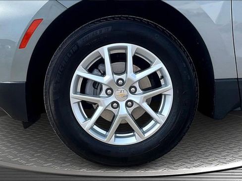 Used 2024 Chevrolet Equinox LT image 32