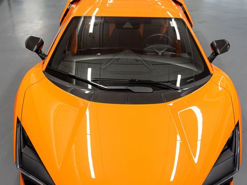 Used 2026 Lamborghini Revuelto image 11