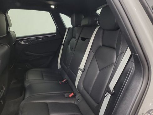 Used 2024 Porsche Macan AWD/4WD image 11