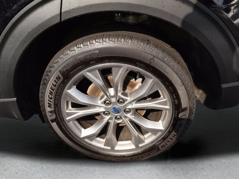 Certified 2023 Ford Explorer XLT w/ Equipment Group 202A AWD/4WD image 6