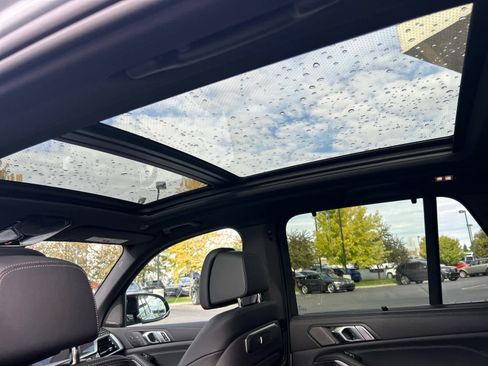New 2026 BMW X5 M60i image 21
