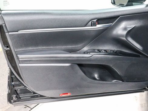 Used 2020 Toyota Camry LE FWD image 21