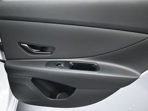 Used 2025 Hyundai Elantra Sport image 26