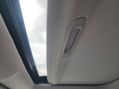 Used 2021 Toyota Highlander XLE image 22