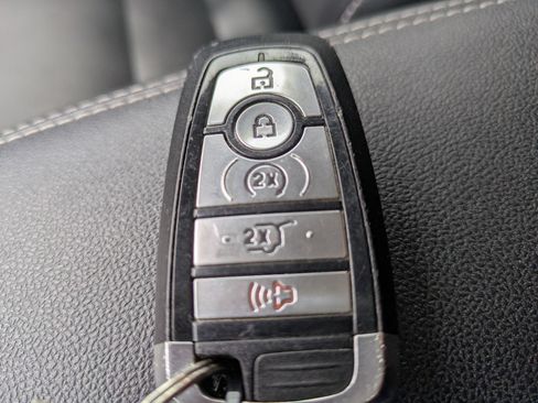 Used 2020 Ford Escape Titanium AWD/4WD image 35