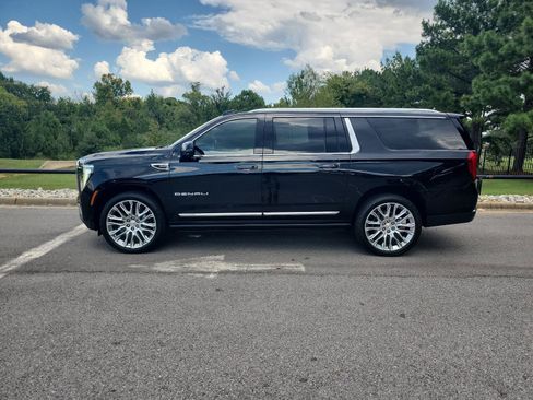 Certified 2025 GMC Yukon XL Denali w/ Denali Reserve Package AWD/4WD image 2