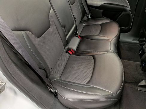 Certified 2022 Jeep Compass Latitude w/ Sun and Sound Group FWD image 25