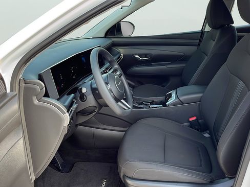 Used 2025 Hyundai Tucson SEL FWD image 17