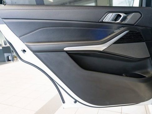 Used 2022 BMW X7 M50i w/ Cold Weather Package image 27