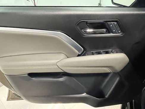 Used 2025 Chevrolet Colorado ZR2 w/ Technology Package image 22