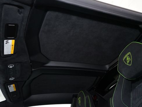 Used 2021 Lamborghini Aventador SVJ AWD/4WD image 29