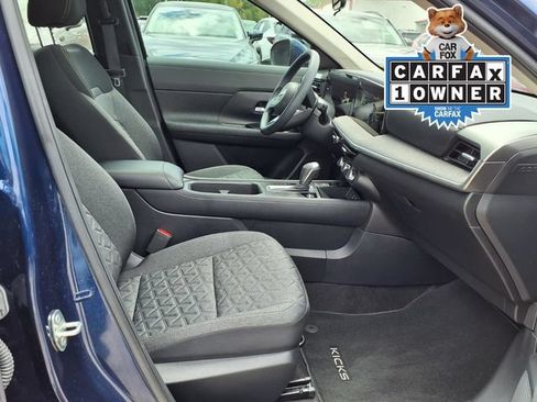 Used 2025 Nissan Kicks SV w/ SV Premium Package FWD image 18