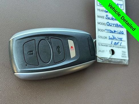 Used 2022 Subaru Outback Touring AWD/4WD image 27