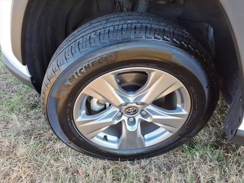 Used 2025 Toyota RAV4 LE image 20