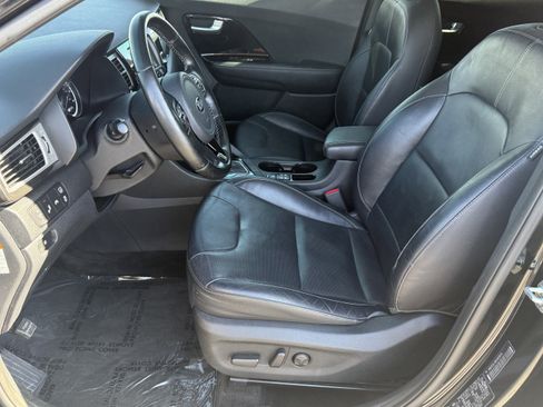 Used 2019 Kia Niro Touring image 14