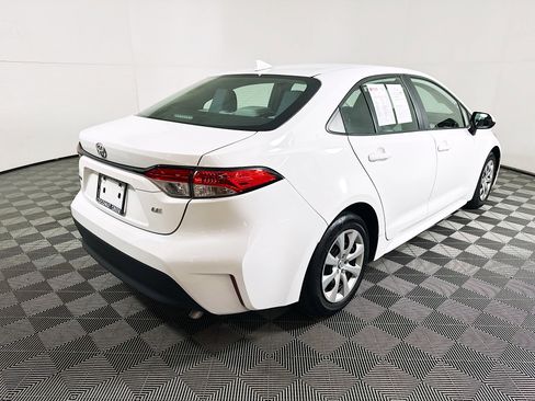 Used 2023 Toyota Corolla LE image 3