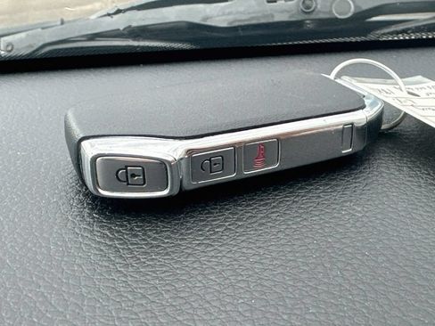 Used 2024 Kia Seltos S AWD/4WD image 32