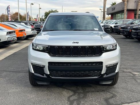 New 2025 Jeep Grand Cherokee L Limited w/ Black Appearance Package RWD image 9