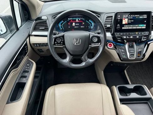 Used 2023 Honda Odyssey Touring image 14