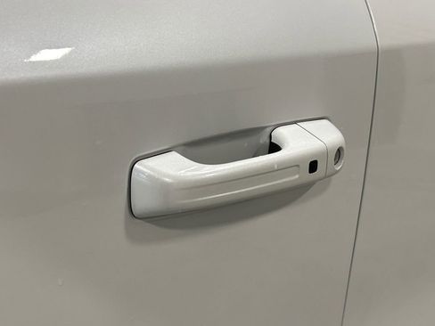 Used 2024 RAM 1500 Laramie image 14