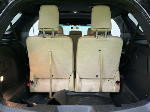 Used 2016 Ford Explorer XLT image 29