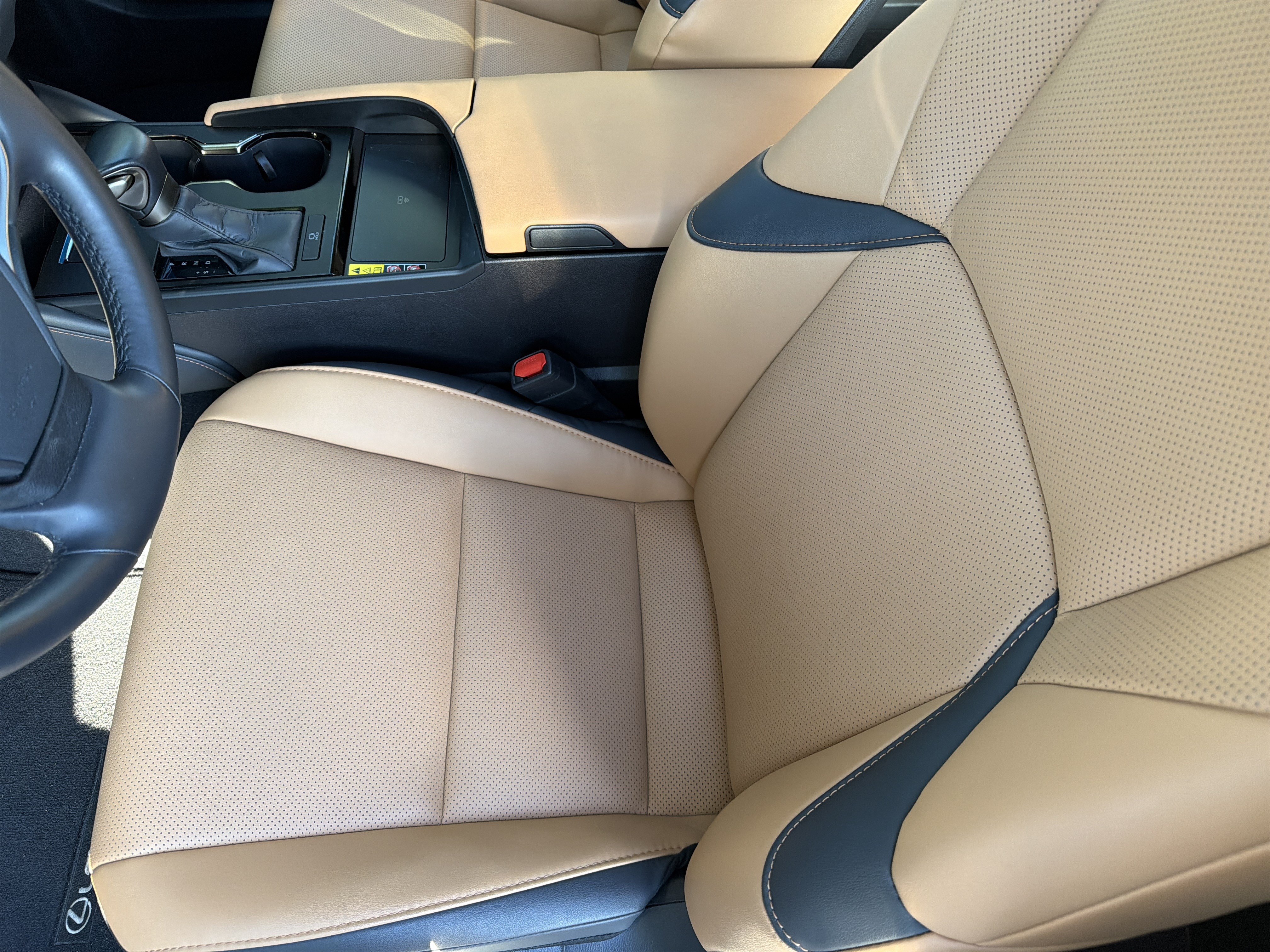 Used 2025 Lexus ES 350 w/ Premium Package FWD image 16