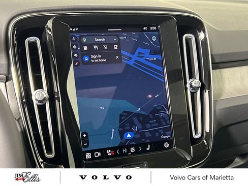 Used 2025 Volvo XC40 B5 Core image 18