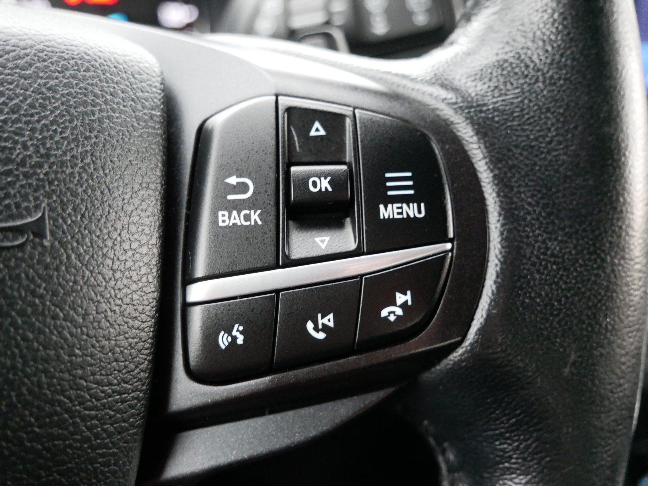 Used 2020 Ford Explorer XLT w/ Comfort Package AWD/4WD image 27