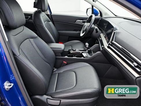 Used 2025 Kia Sportage EX FWD image 11