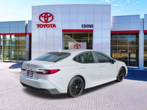 Certified 2025 Toyota Camry SE image 3