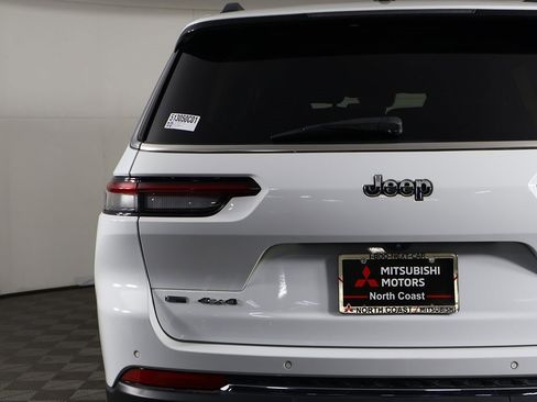 Used 2022 Jeep Grand Cherokee L Limited image 14