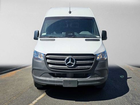 Used 2026 Mercedes-Benz Sprinter 2500 image 8