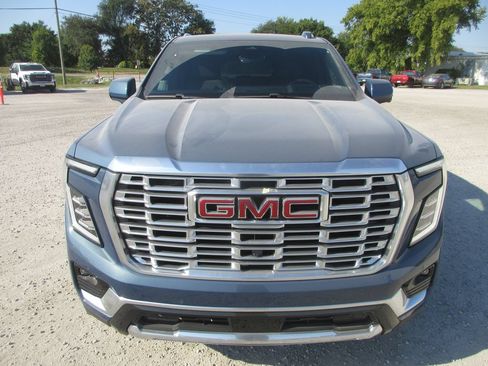 New 2026 GMC Yukon XL Denali w/ Denali Reserve Package AWD/4WD image 10