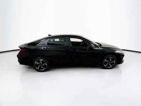 Used 2023 Hyundai Elantra SEL w/ Convenience Package FWD image 4
