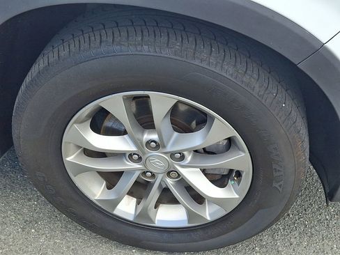Used 2019 Hyundai Santa Fe SE AWD/4WD image 9