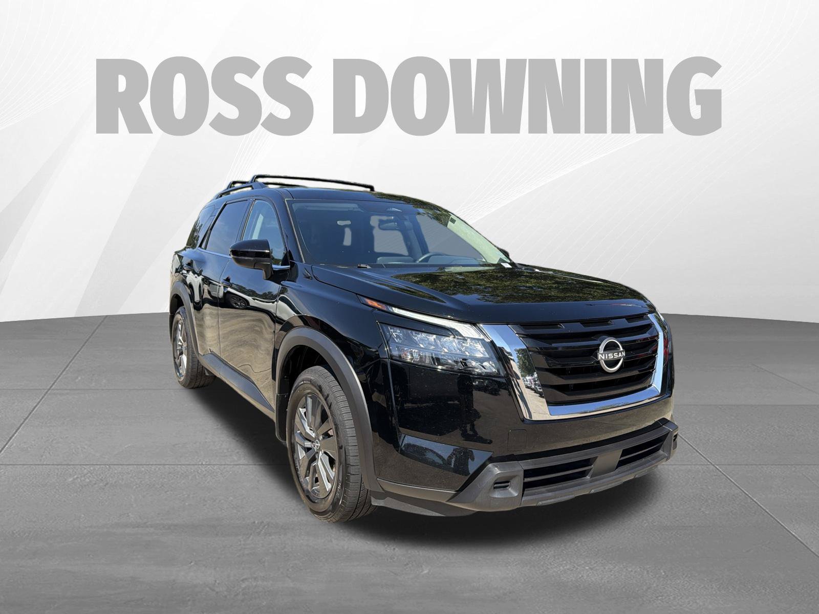 Used 2024 Nissan Pathfinder SV w/ SV Premium Package FWD image 3