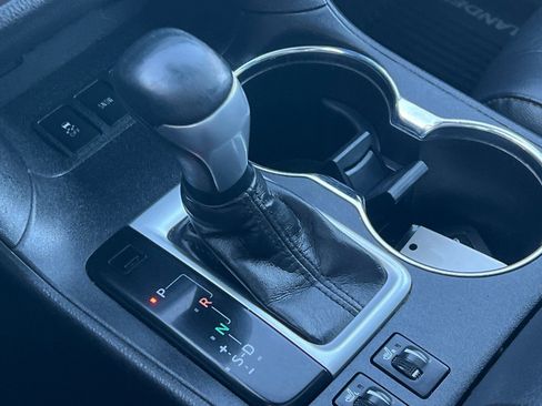 Used 2019 Toyota Highlander XLE image 23