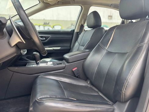 Used 2016 Nissan Altima 3.5 SL w/ 3.5 Technology Package FWD image 8
