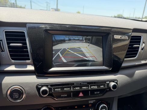 Used 2019 Kia Niro LX FWD image 32