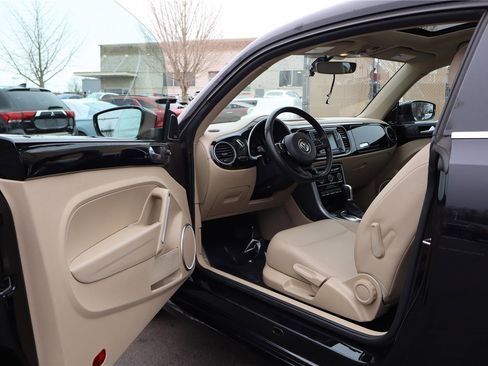 Used 2019 Volkswagen Beetle 2.0T SE w/ SE Premium Package image 12