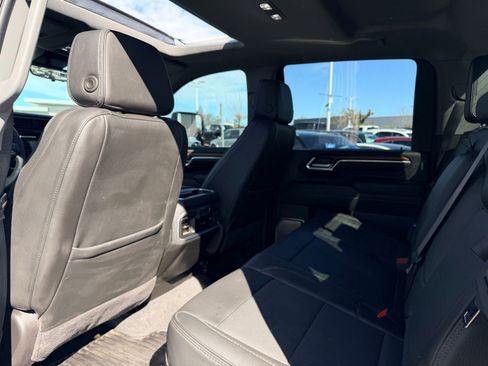 Used 2025 GMC Sierra 3500 Denali w/ Denali Reserve Package image 4