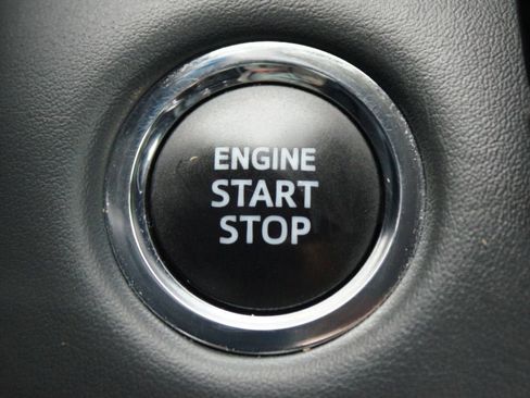 Used 2022 Toyota Highlander XLE image 9