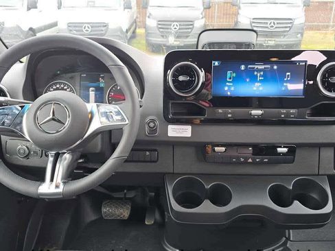 New 2026 Mercedes-Benz Sprinter 2500 image 18