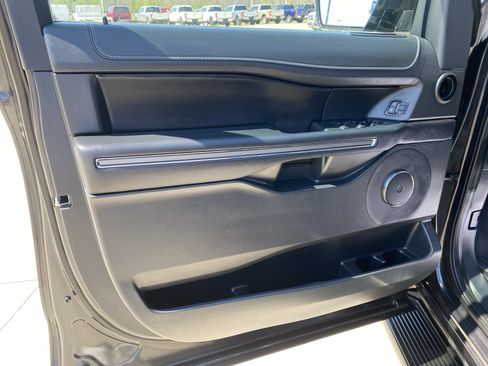 Used 2024 Ford Expedition XLT AWD/4WD image 19