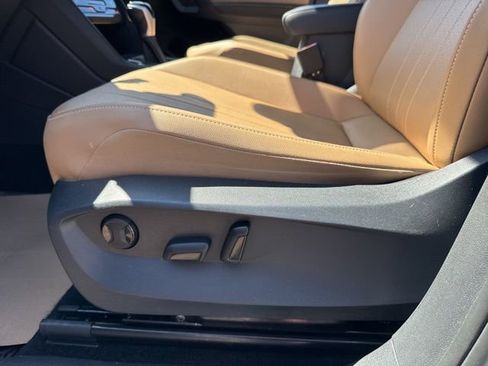 Used 2023 Volkswagen Tiguan SE R-Line AWD/4WD image 11