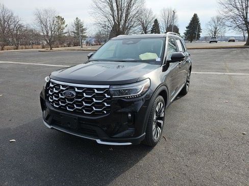 Used 2025 Ford Explorer Platinum w/ LUX Leather Package image 2