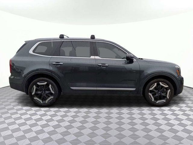 Used 2023 Kia Telluride S w/ S Sunroof Package FWD image 2