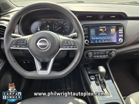 Used 2023 Nissan Kicks SR w/ SR Premium Package FWD image 12