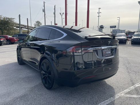 Used 2018 Tesla Model X 100D image 3