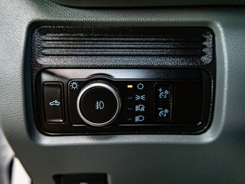 Used 2025 Ford F350 XLT w/ FX4 Off-Road Package image 21